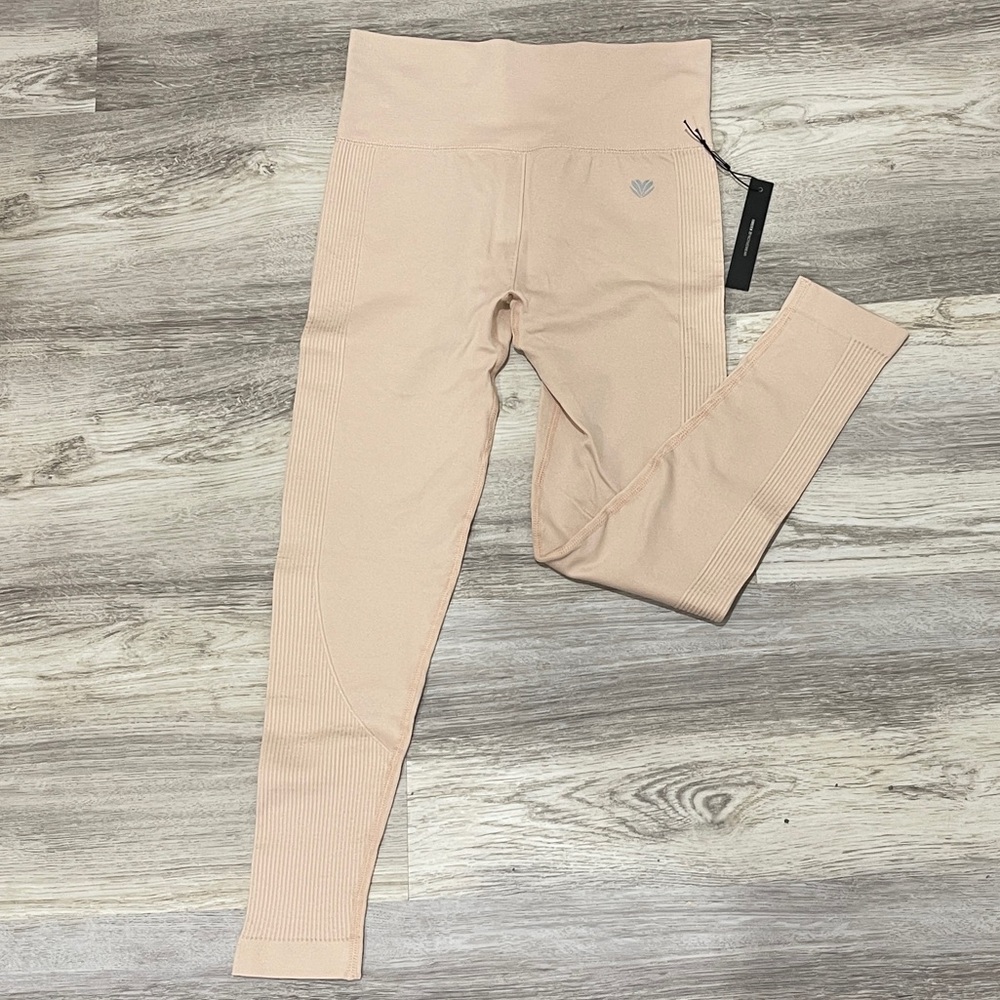 🆕 Forever 21 active leggings
